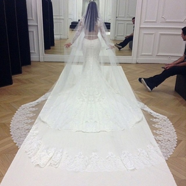 robes de mariage - Kim Kardashian etKayne West