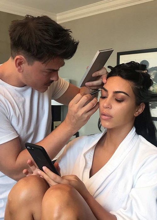 Vous pouvez maintenant obtenir un relooking de 400 000 USD de la maquilleuse de Kim Kardashian.