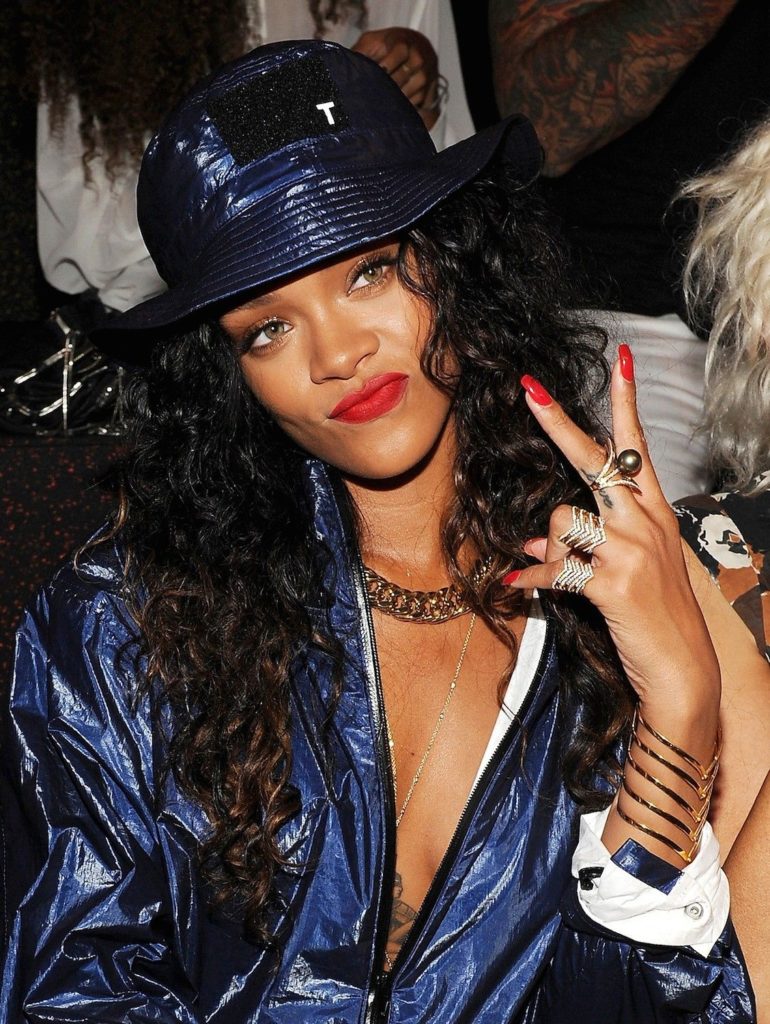 Rihanna Bad girl riri is back