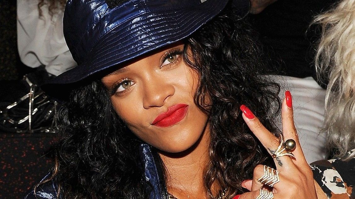 cropped Bad girl riri is back Rihanna