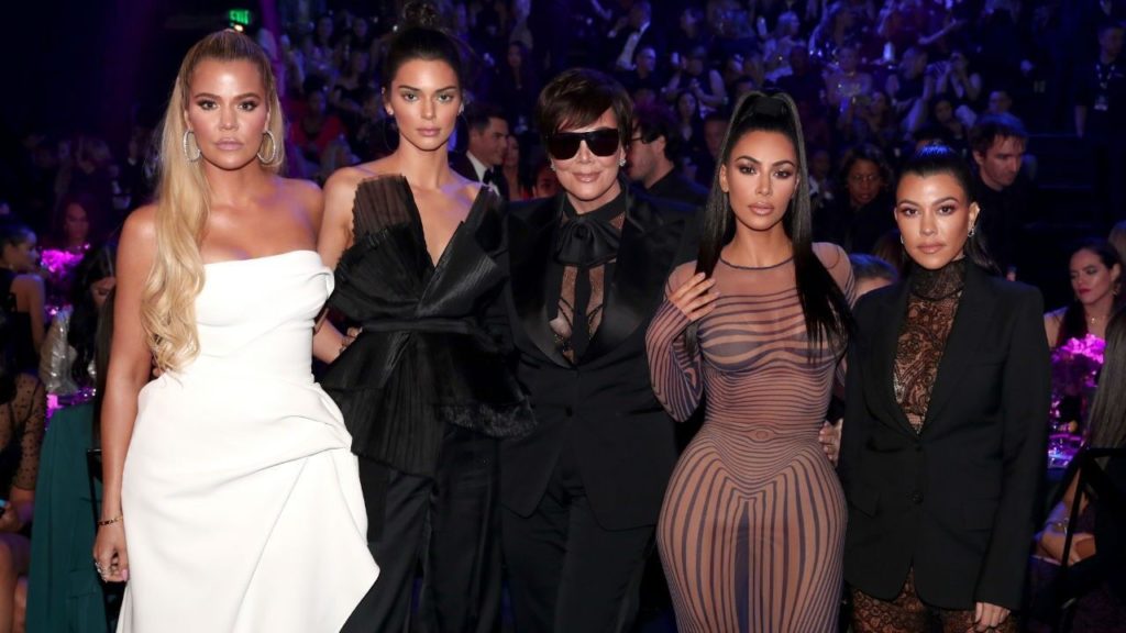 Kim Kardashian, Kylie Jenner Et La Famille Vont Vendre Des Styles D'occasion À New Kardashian Kloset