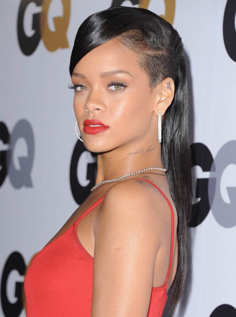 7 6 évolution capillaire Rihanna