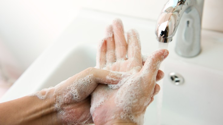 lavage des mains au savon ou au gel hydroalcoolique quelle est la methode la plus efficace gel hydroalcoolique