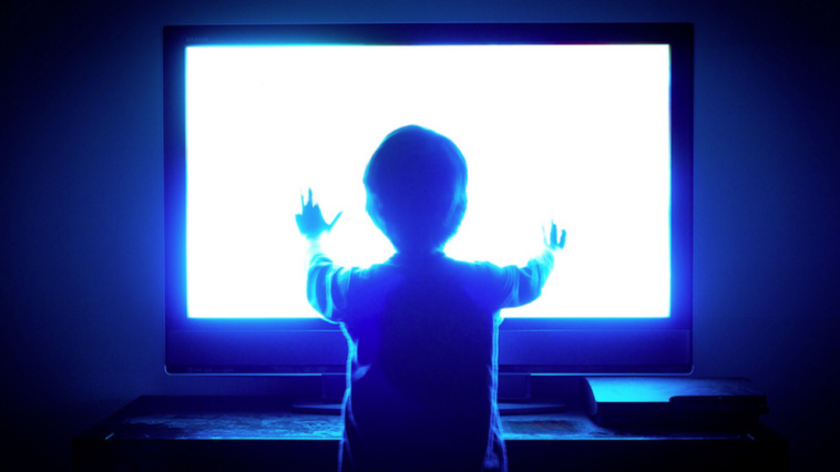 étude sur le temps passé devant des écrans par les enfants
